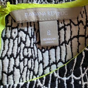 Sleeveless bloused worn one time